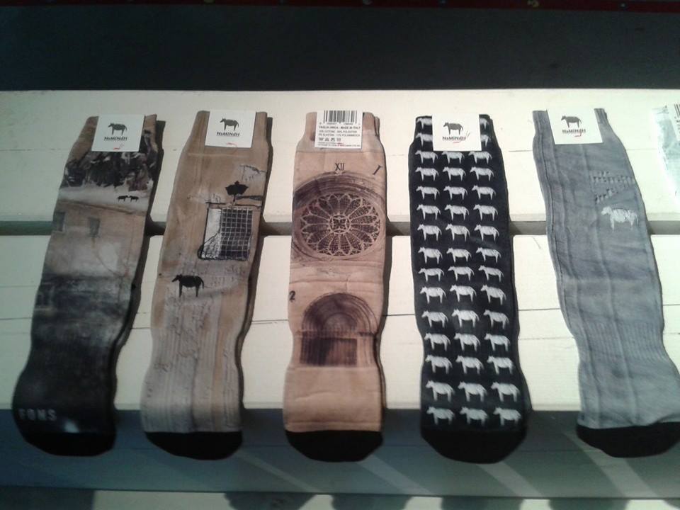 calzini - arte- start up -giovani imprenditori