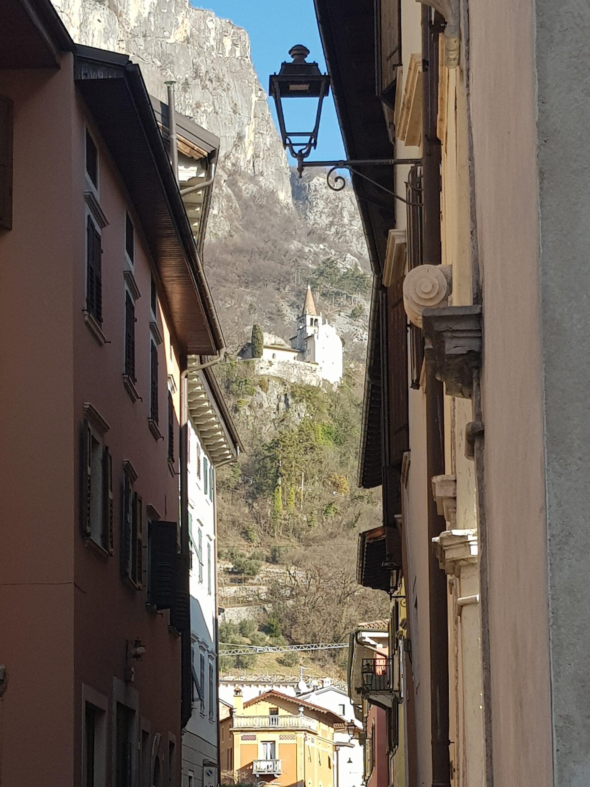 IN GIR IN GIRO A MORI