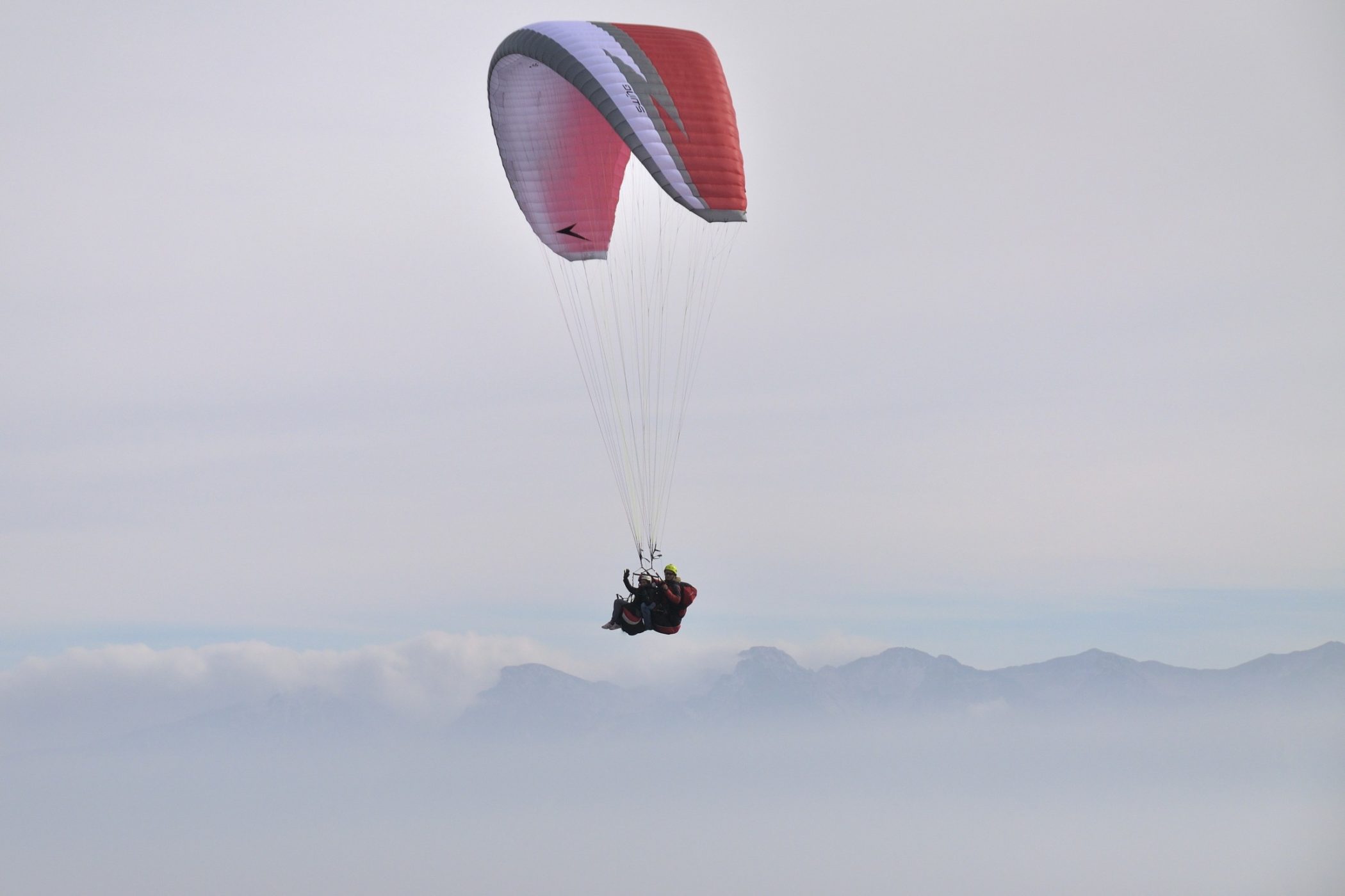 PARAPENDIO – FUN IS IN THE AIR: IL CUORE IN GOLA e IL MONDO SOTTO I TUOI OCCHI