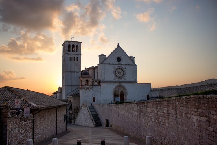 Umbria da vivere: Assisi, Perugia, borghi, colline, spiritualità e sapori del cuore verde