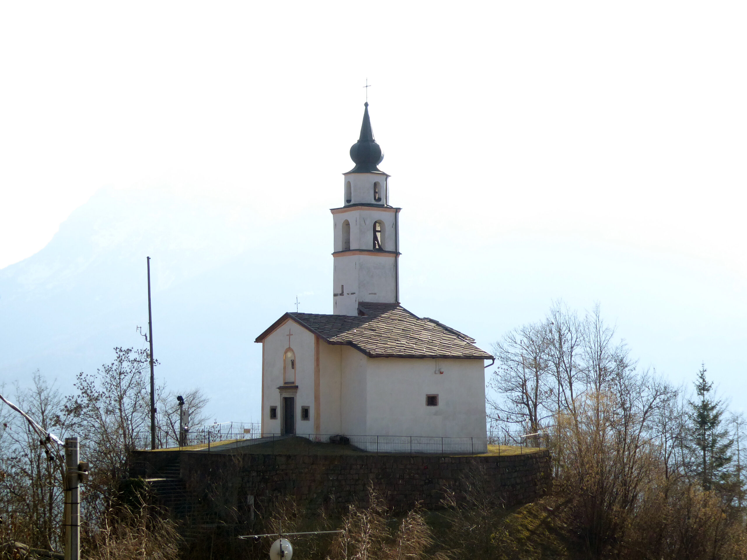 CHIESA del 1600 DELLA MADONNA DELLA NEVE SULL’EREMO (non riconosciuto )