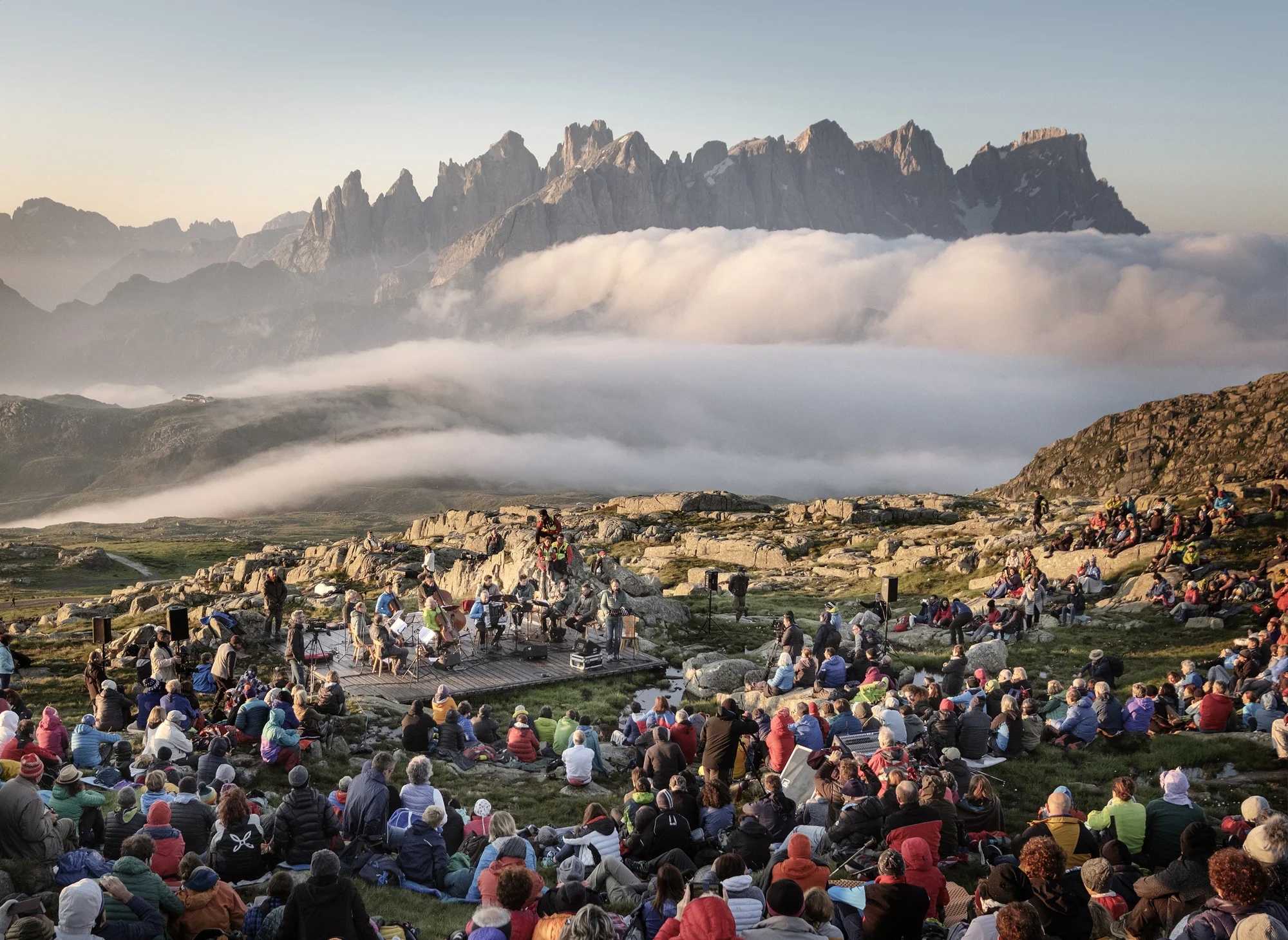 I SUONI DELLE DOLOMITI: IL DIALOGO INFINITO TRA MUSICA E NATURA