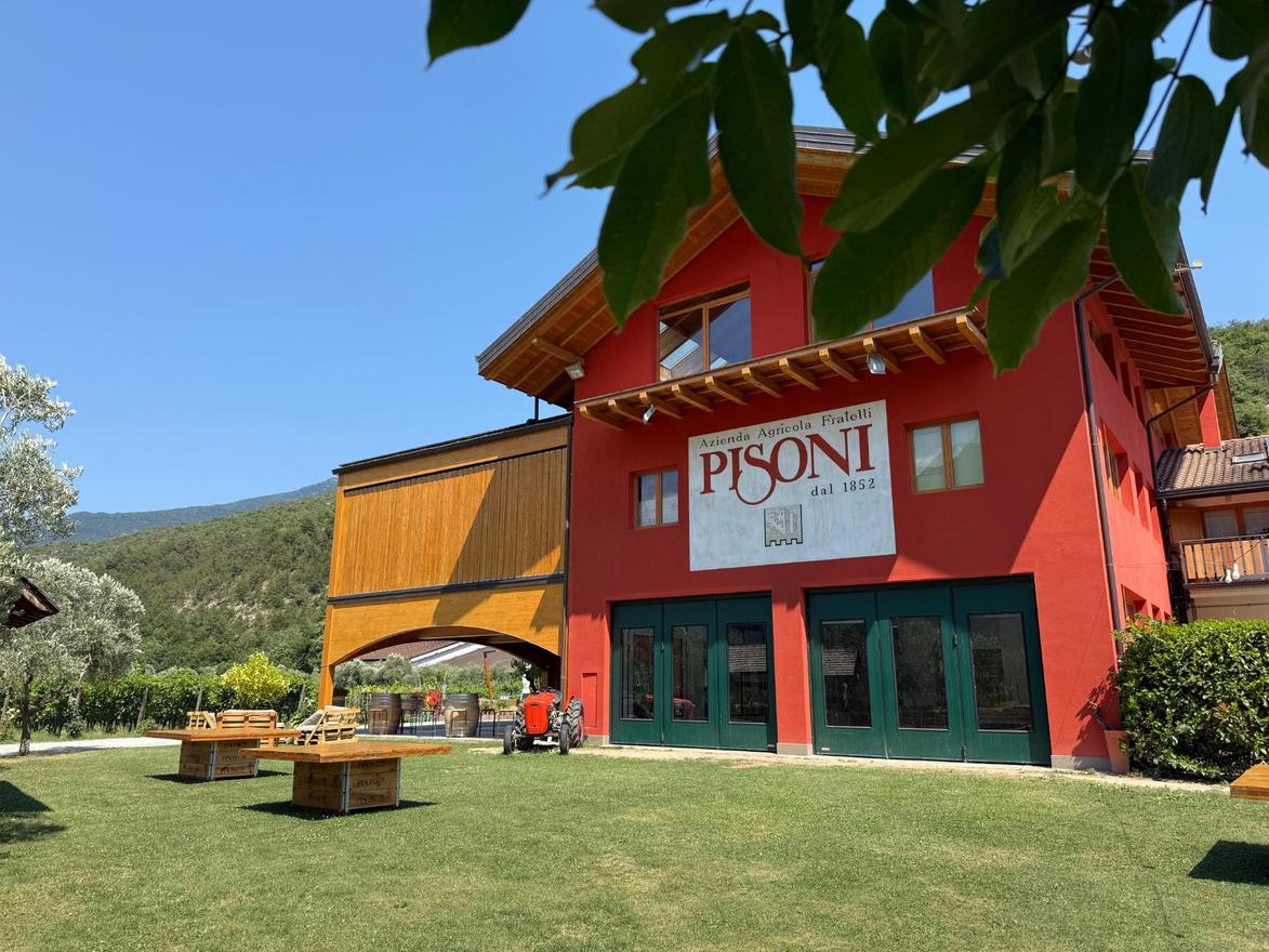 CANTINA PISONI: STORIE DI VINO NELLA VALLE DEI LAGHI