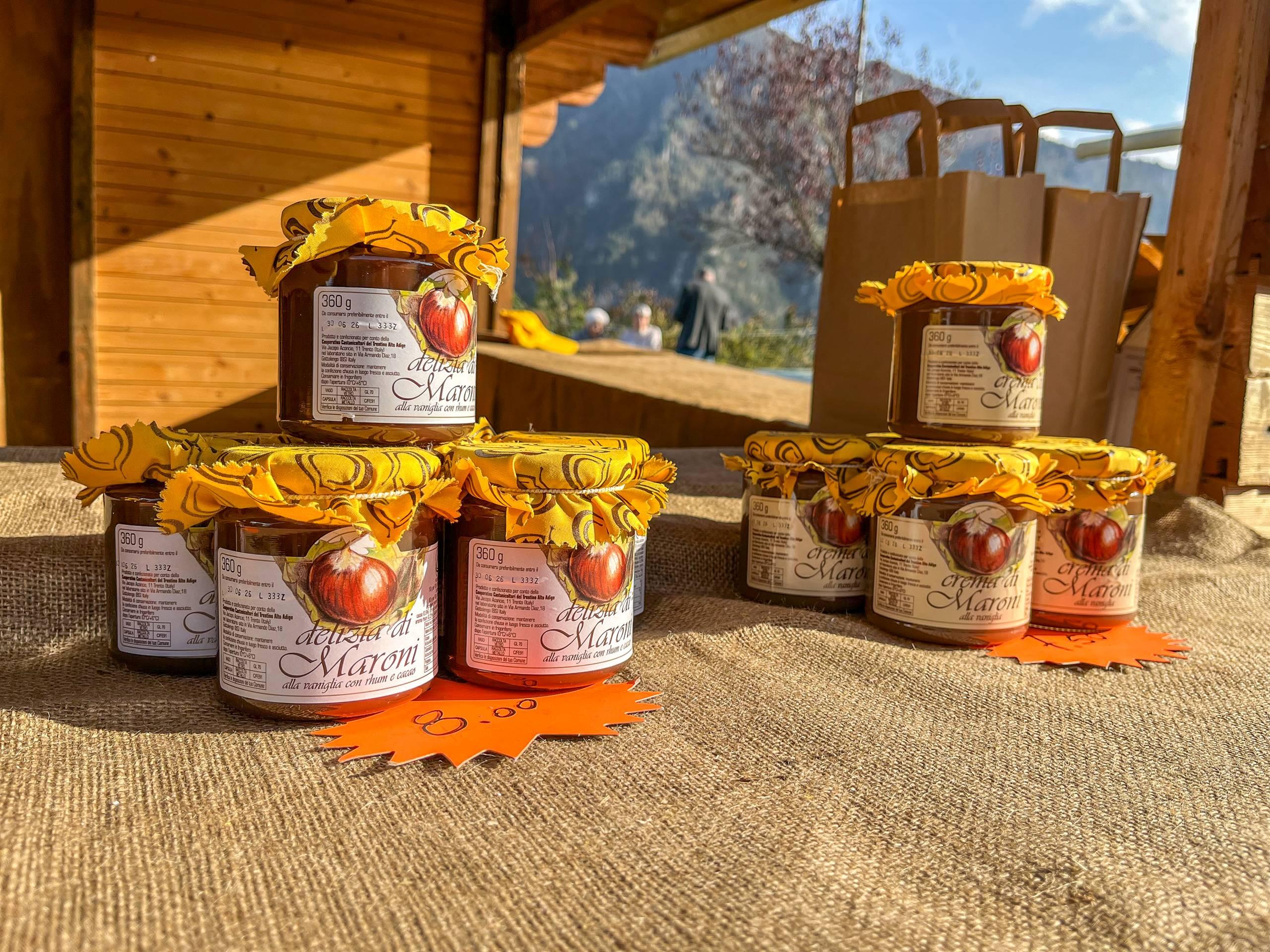 Confetture di marroni in vendita alla Festa della Castagna della Valle del Centa