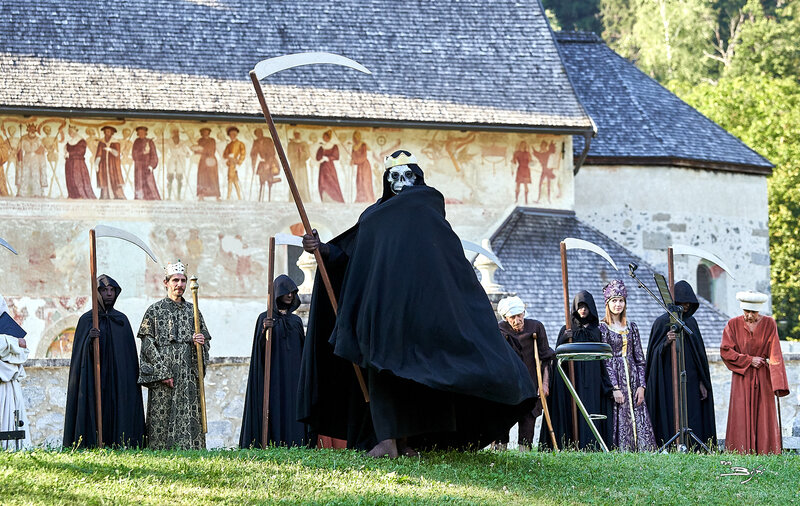 DANZA MACABRA: IL VOLTO ESOTERICO DI PINZOLO – MADONNA DI CAMPIGLIO