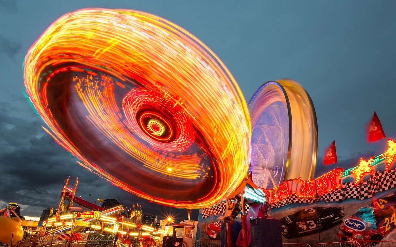 IN UN AGOSTO CHE PARE OTTOBRE OGNI OCCASIONE SI VESTE A FESTA