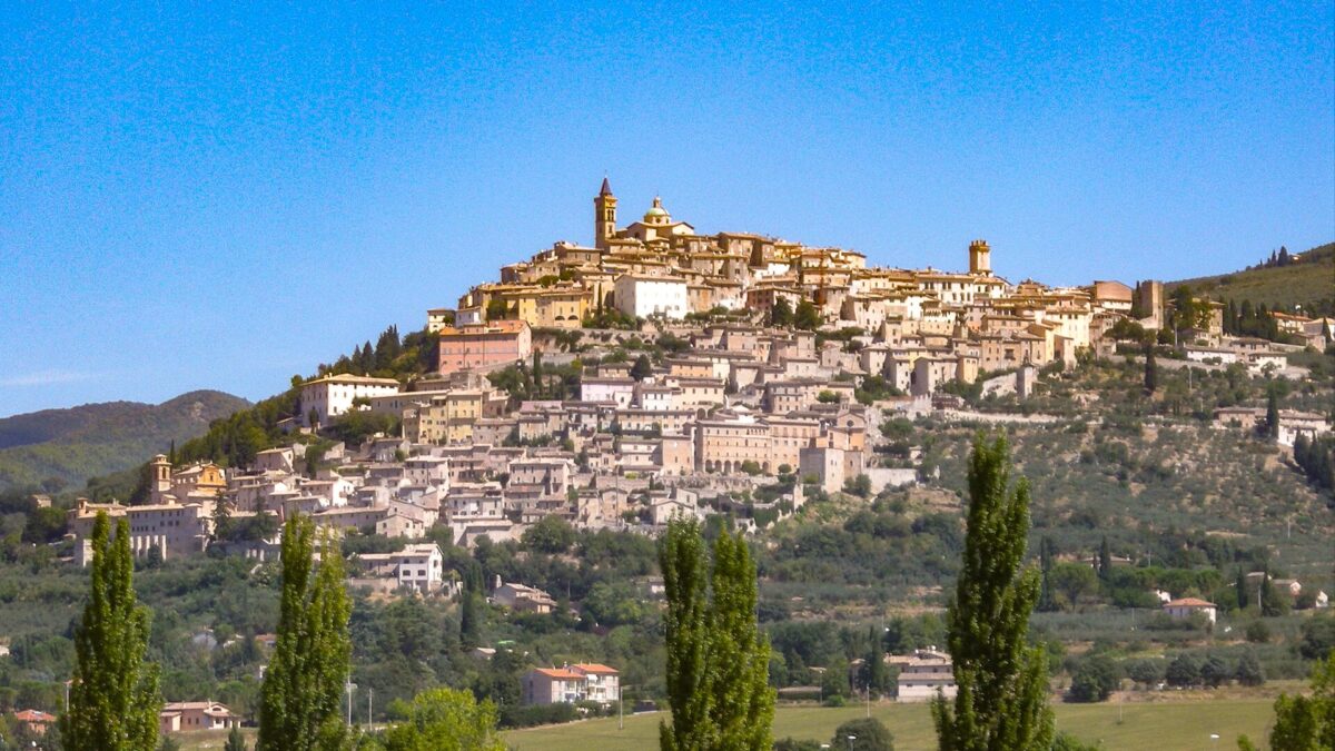 Oliotrekking Trevi 2026: l’Umbria si scopre camminando