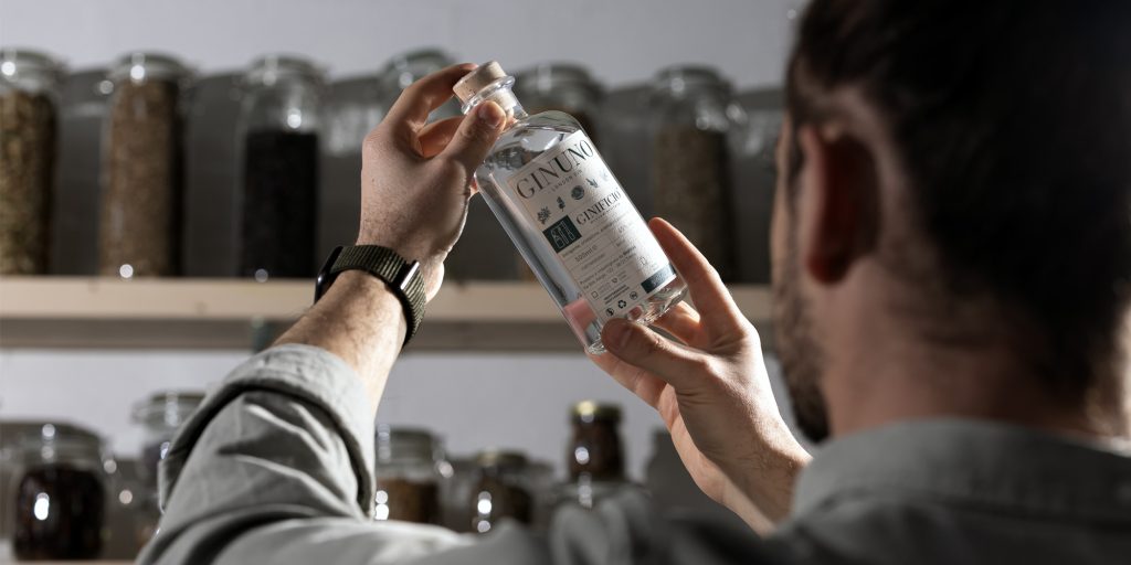 GINIFICIO: LA MICRODISTILLERIA TRENTINA NATA NEL 2021