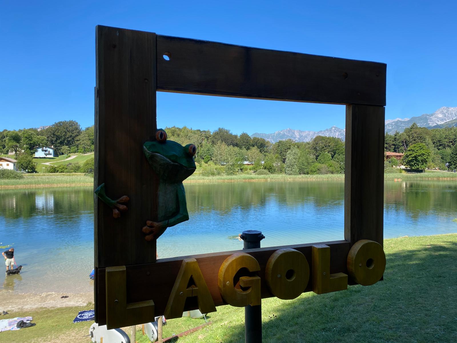 Il lago è gratis. Il sovraffollamento no.