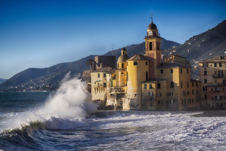 Liguria da vivere: Genova, Cinque Terre, borghi sul mare, sentieri e sapori mediterranei