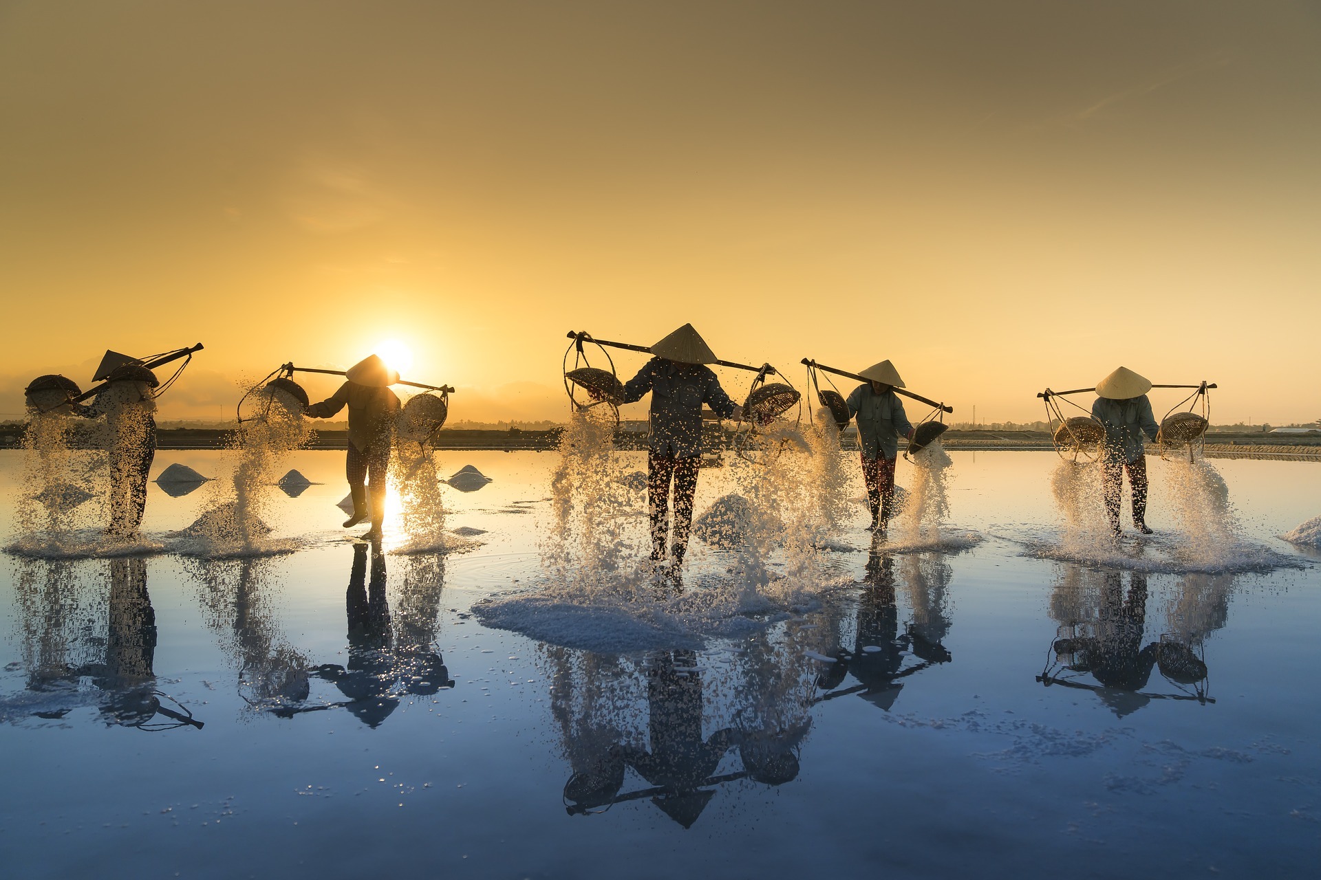 VIETNAM: PRO E CONTRO