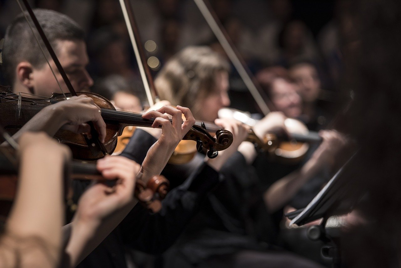 Con ironia Musica Macchina le suona al Novecento