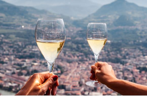 TRENTODOC – ARRIVA LA FESTA PER DEGUSTARE, SCOPRIRE E RACCONTARE LE BOLLICINE DI MONTAGNA